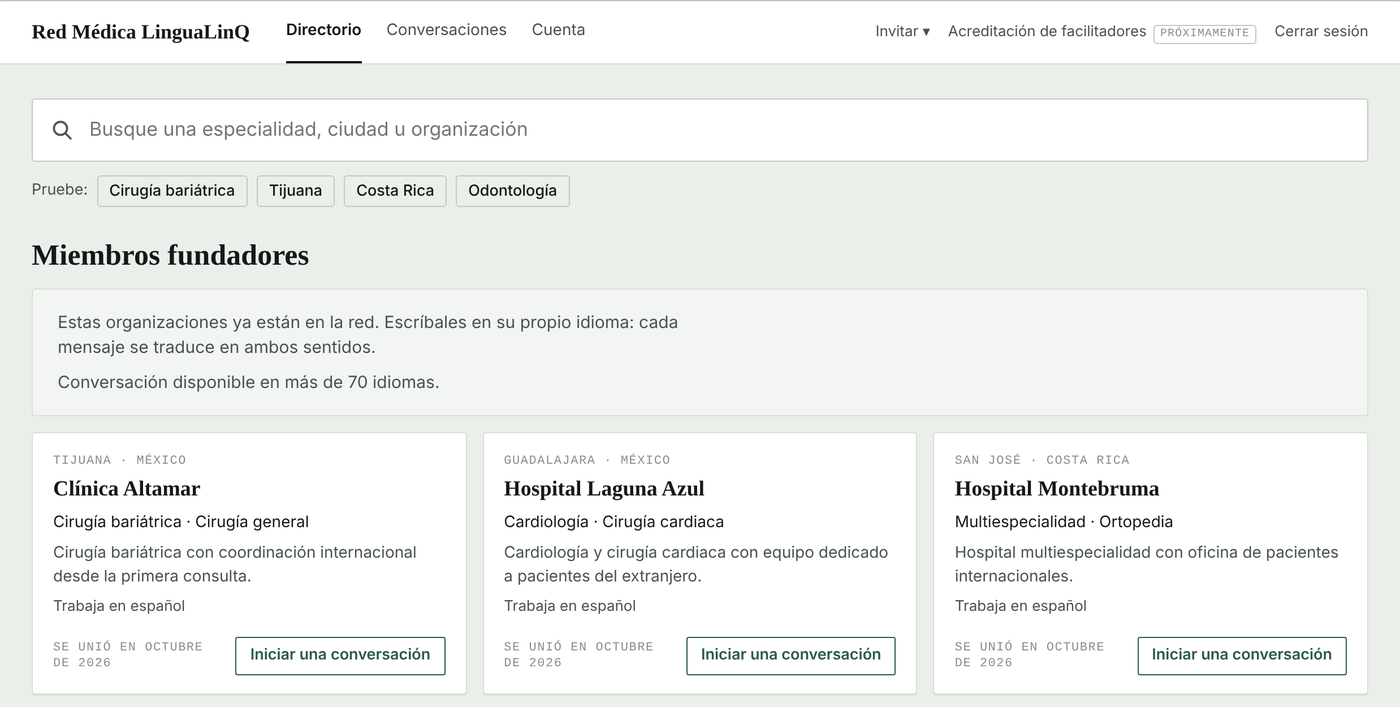 El directorio de la Red: los miembros fundadores aparecen como tarjetas con ciudad, especialidades e idioma de trabajo. Los nombres son ilustrativos.